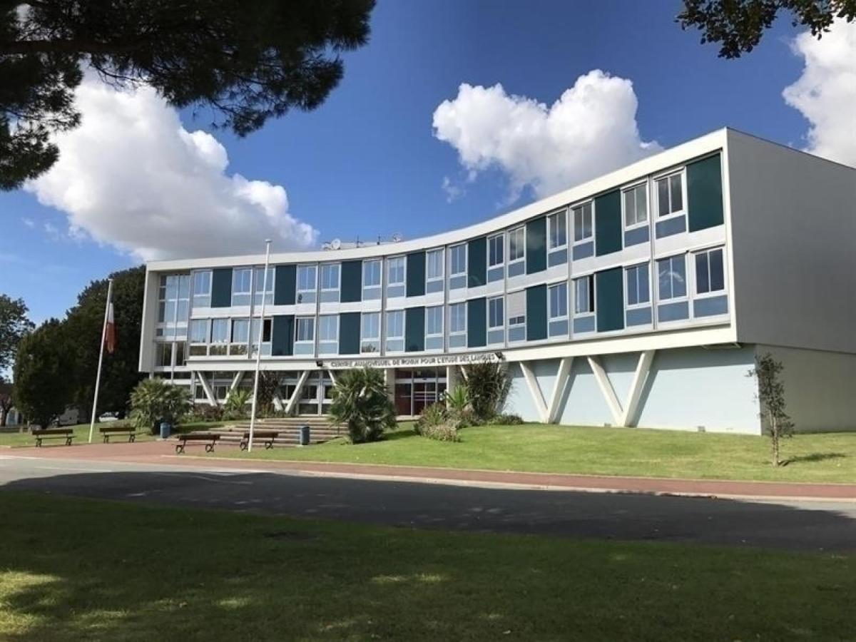 Apartment Residence Les Jardins De France Royan Esterno foto